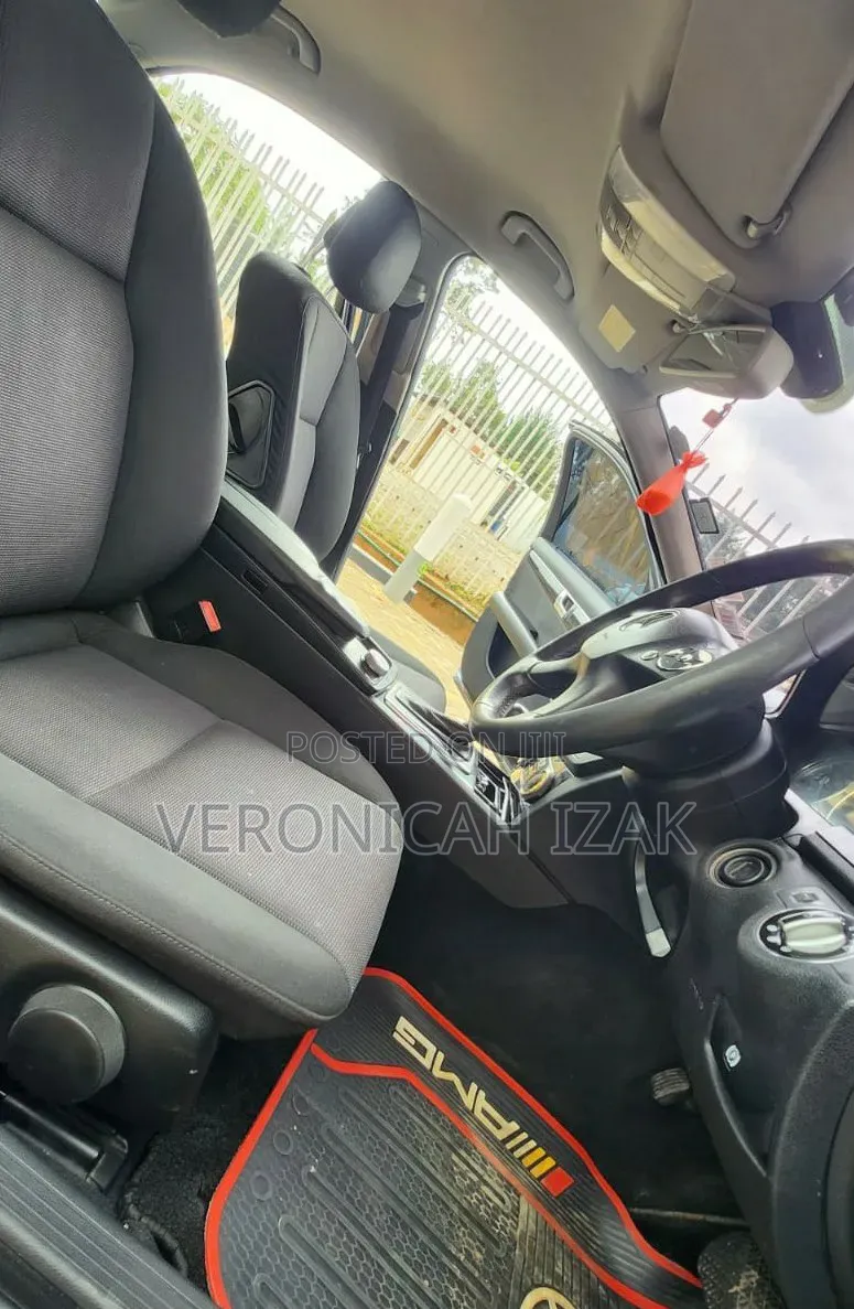 Toyota Hilux 2017 Gray
