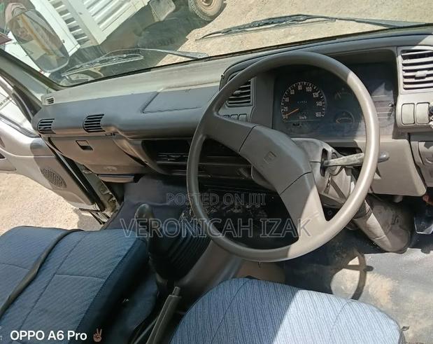 Isuzu NQR Local 2000 White - thumbnail 4