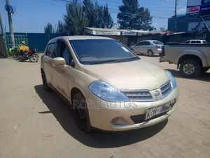 Nissan Tiida 2009 Gold