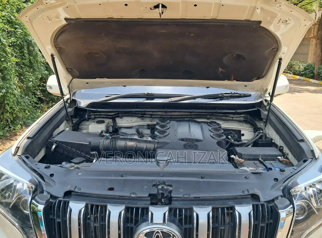 Toyota Land Cruiser Prado 2011 White