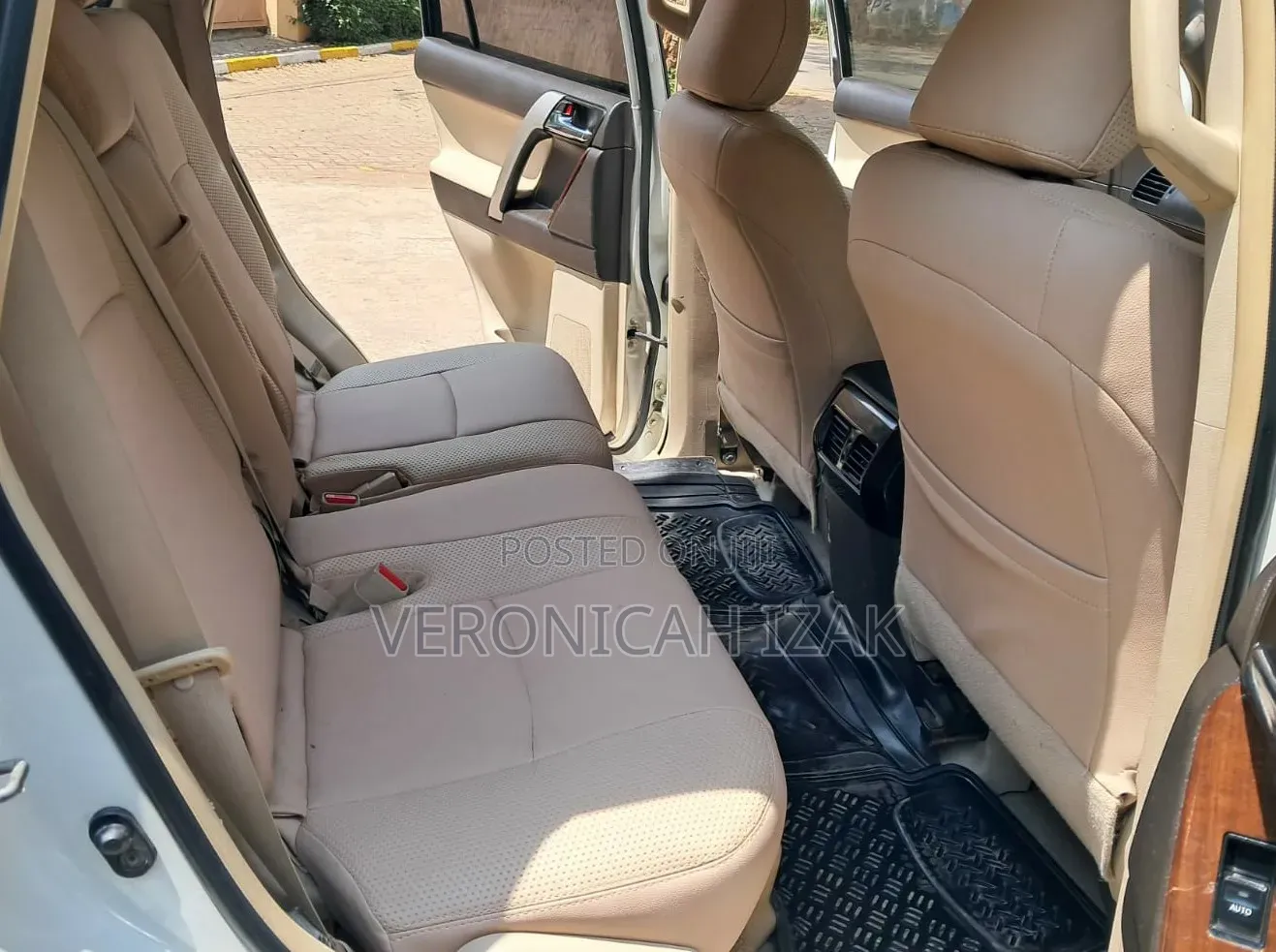 Toyota Land Cruiser Prado 2011 White