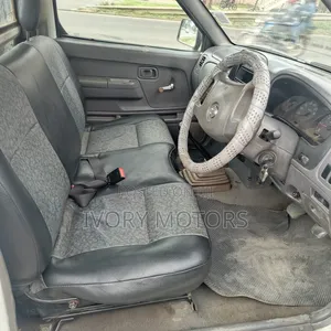 Nissan Hardbody 2002 White