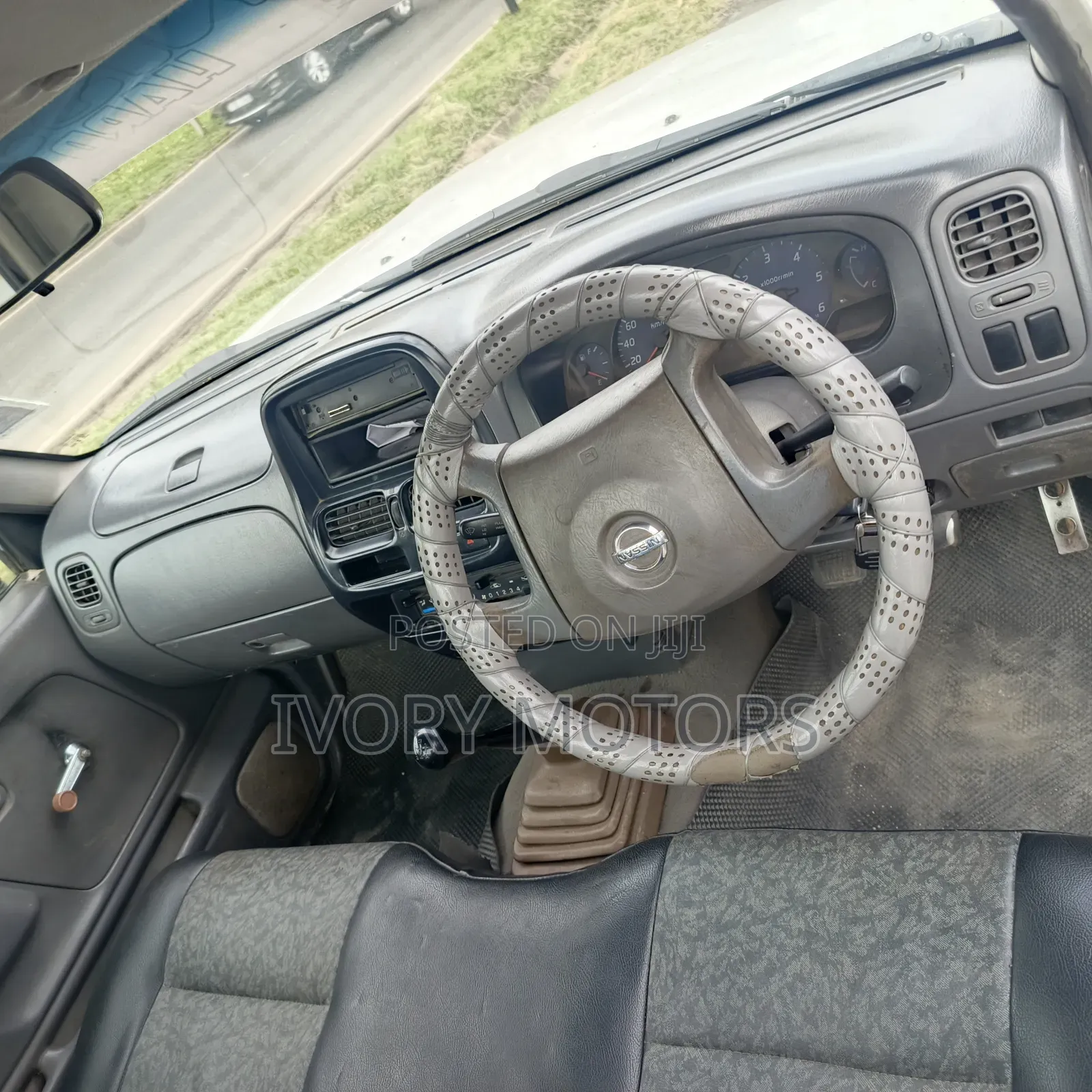 Nissan Hardbody 2002 White