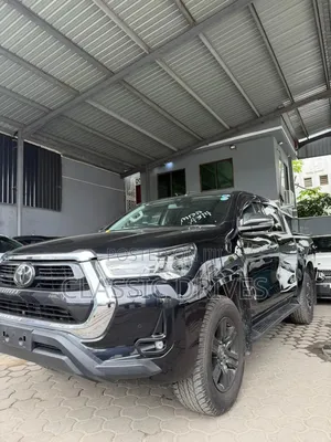 Toyota Hilux 2022 Black