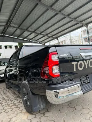Toyota Hilux 2022 Black