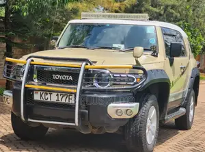 Toyota FJ Cruiser 4x4 Automatic 2012 Beige