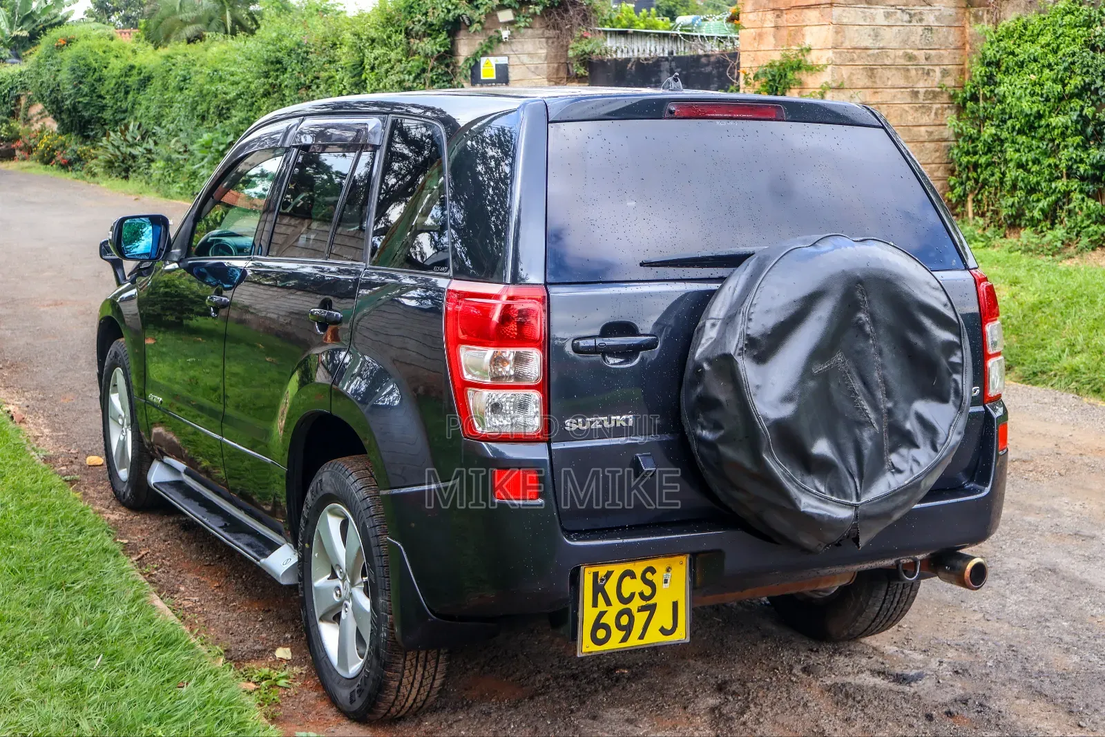 Suzuki Escudo 2011 Black