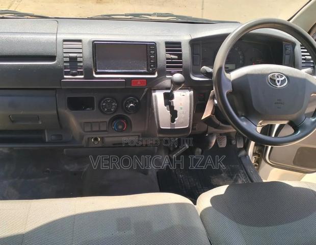 Toyota HiAce 2016 Silver - thumbnail 6
