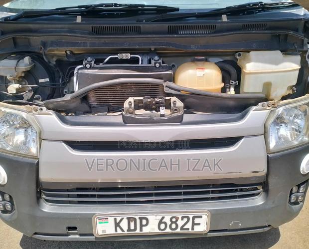 Toyota HiAce 2016 Silver - thumbnail 10