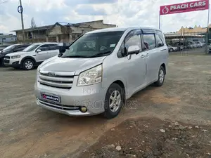 Toyota Noah 2009 Silver