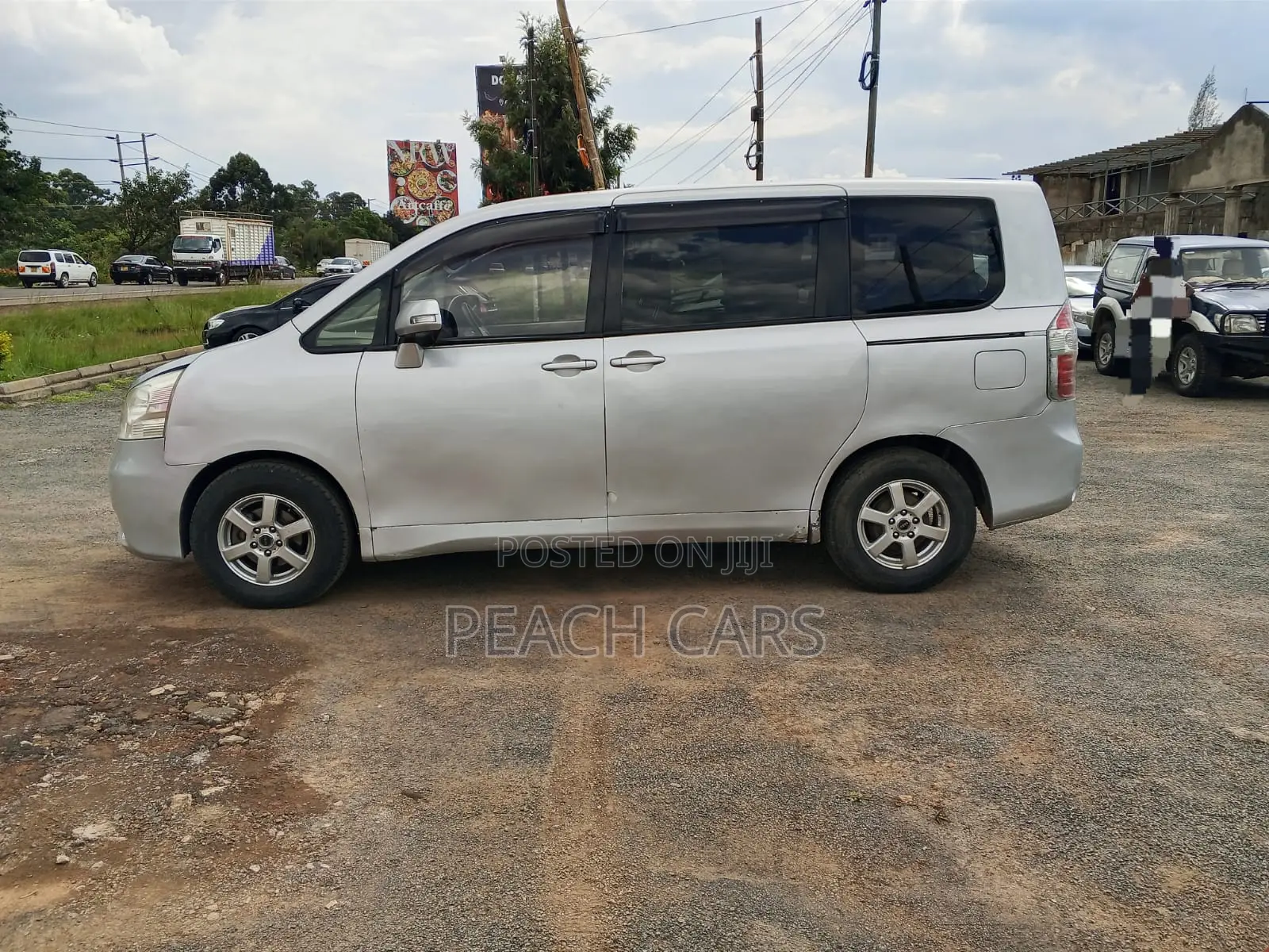 Toyota Noah 2009 Silver