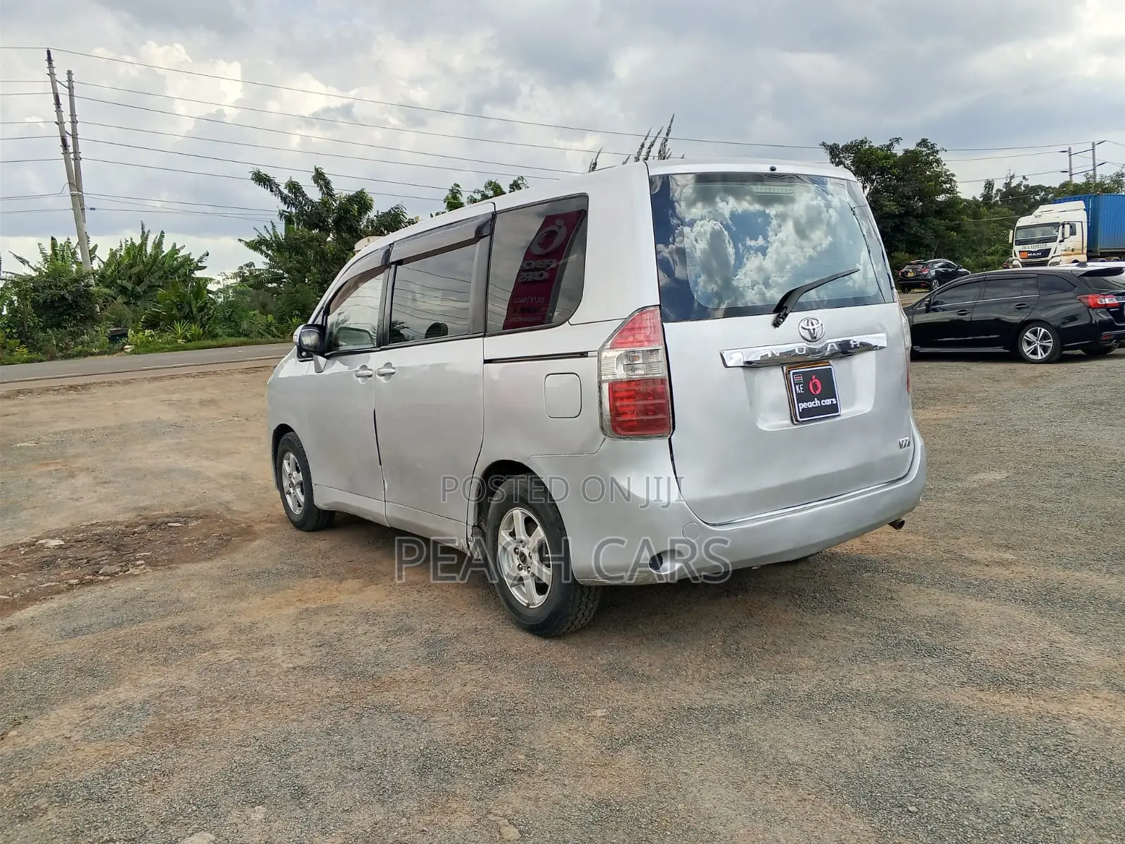 Toyota Noah 2009 Silver