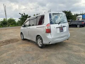 Toyota Noah 2009 Silver