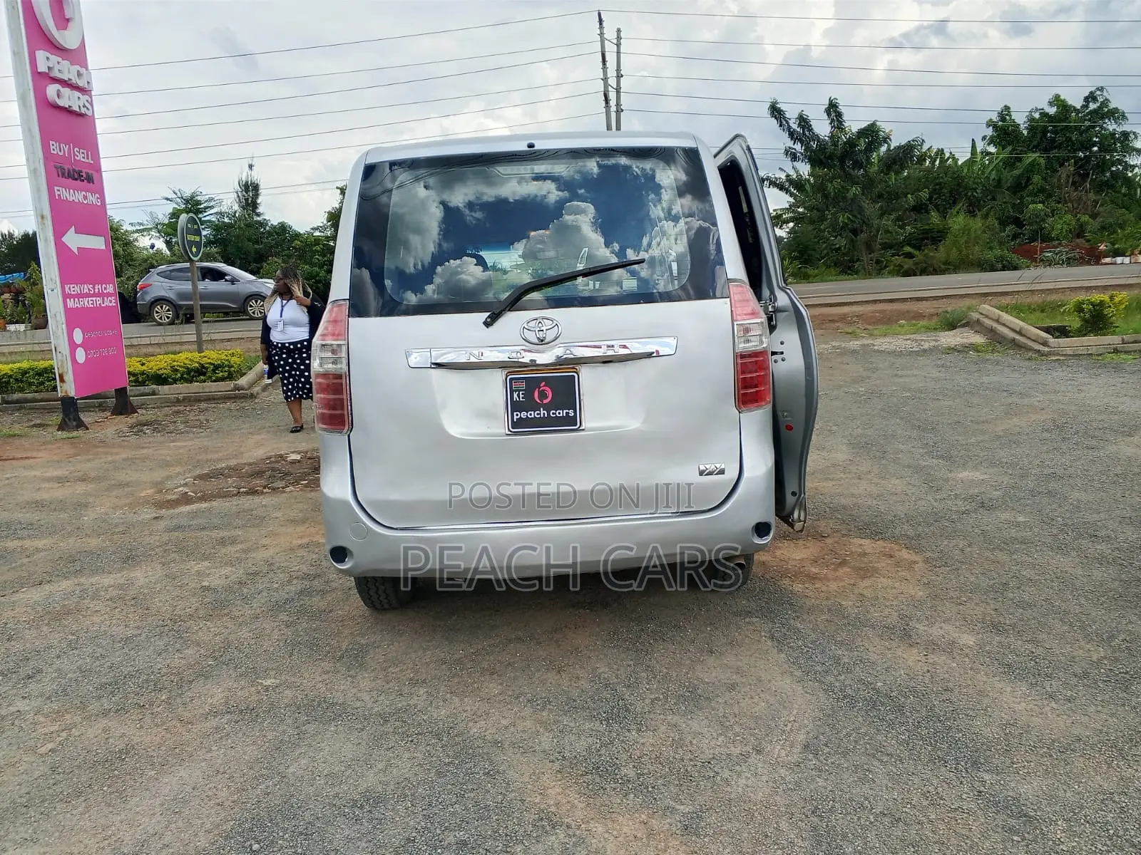 Toyota Noah 2009 Silver