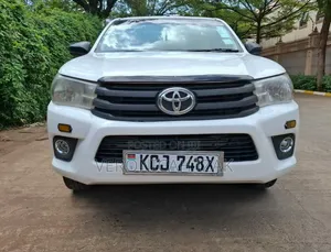 Toyota Hilux 2016 White