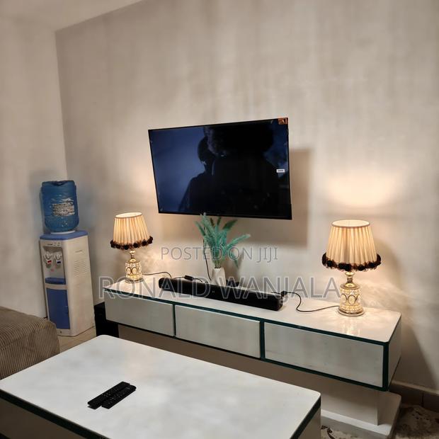 Studio $ One-Bedroom Airbnbs - thumbnail 7