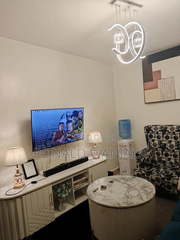 Studio $ One-Bedroom Airbnbs - thumbnail 14