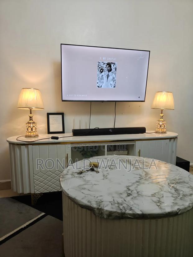 Studio $ One-Bedroom Airbnbs - thumbnail 15