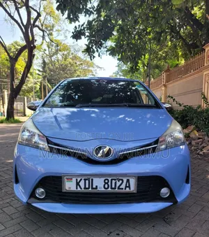 Toyota Vitz 1.3 FWD 5dr 2015 Blue