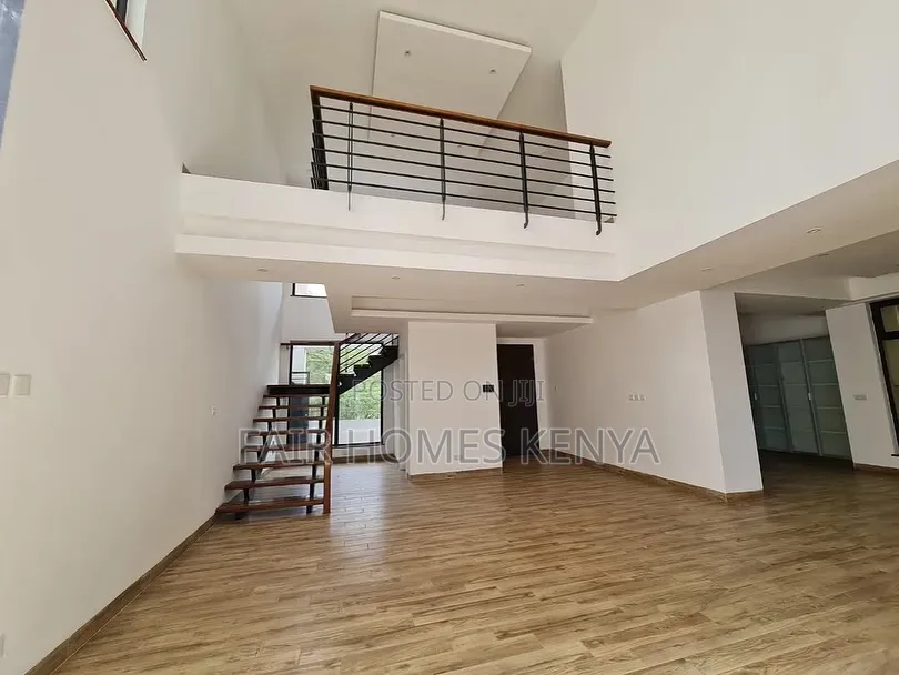 4bdrm Duplex in Riverside Drive for rent