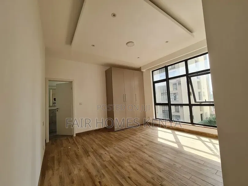 4bdrm Duplex in Riverside Drive for rent