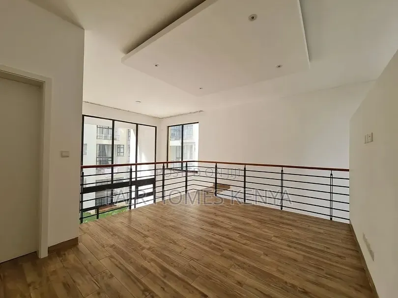 4bdrm Duplex in Riverside Drive for rent