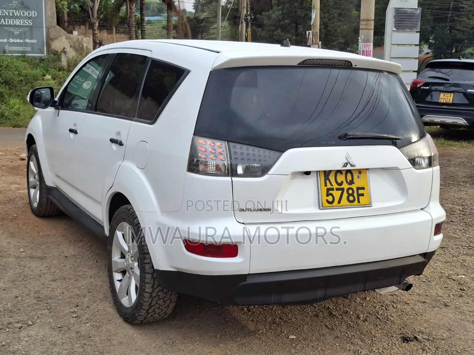 Mitsubishi Outlander SE 2010 Pearl