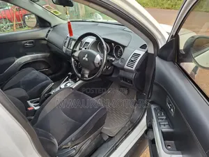 Mitsubishi Outlander SE 2010 Pearl