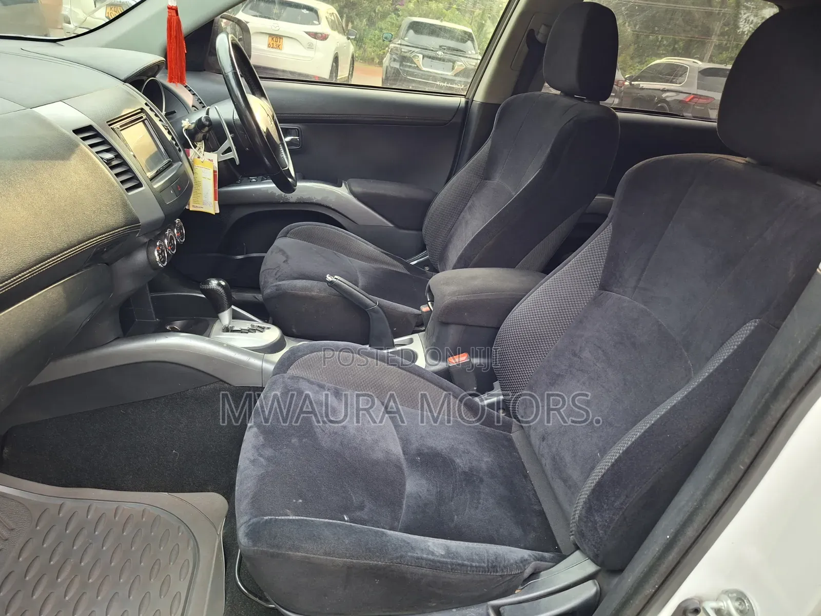 Mitsubishi Outlander SE 2010 Pearl