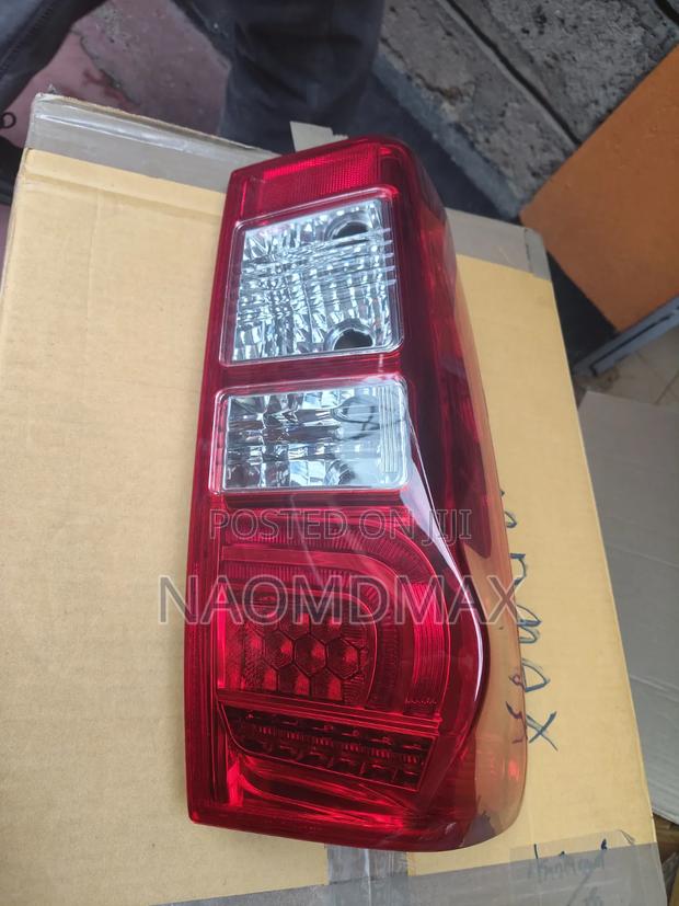 Tail Lights Isuzu Dmax 4jk1 2018 - thumbnail 3
