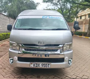 Toyota HiAce 2018 Silver