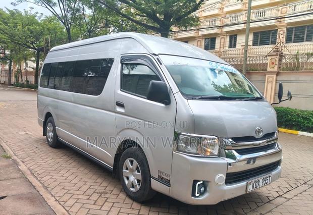 Toyota HiAce 2018 Silver - thumbnail 6
