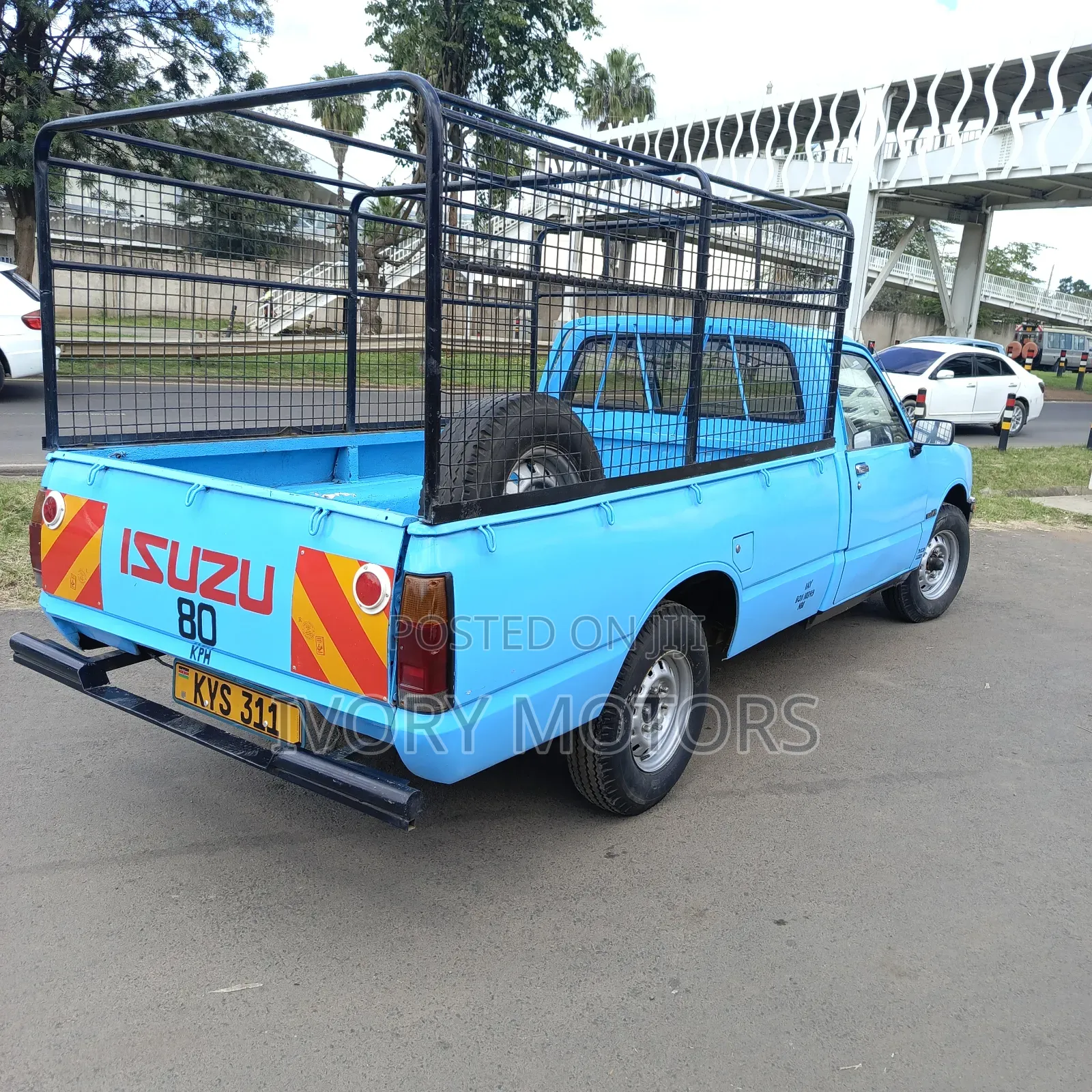 Isuzu D-MAX 2002 Blue