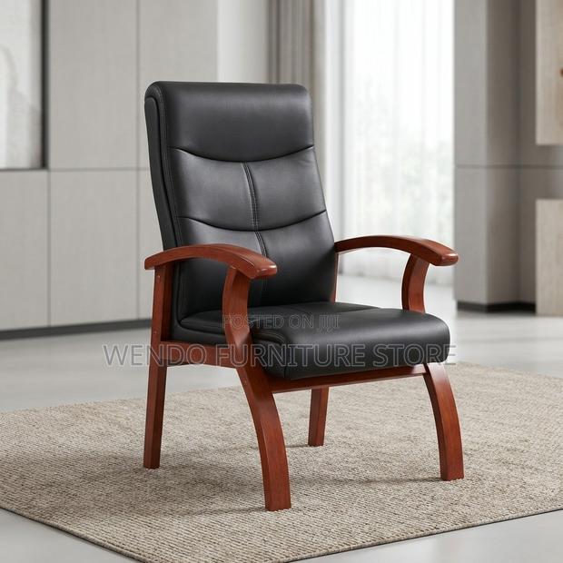 Office Chair : High Back Leather Executive Visitor’S Chair