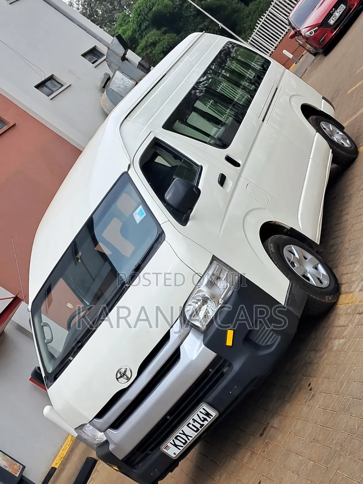 Toyota HiAce 2019 White