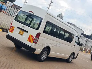 Toyota HiAce 2019 White