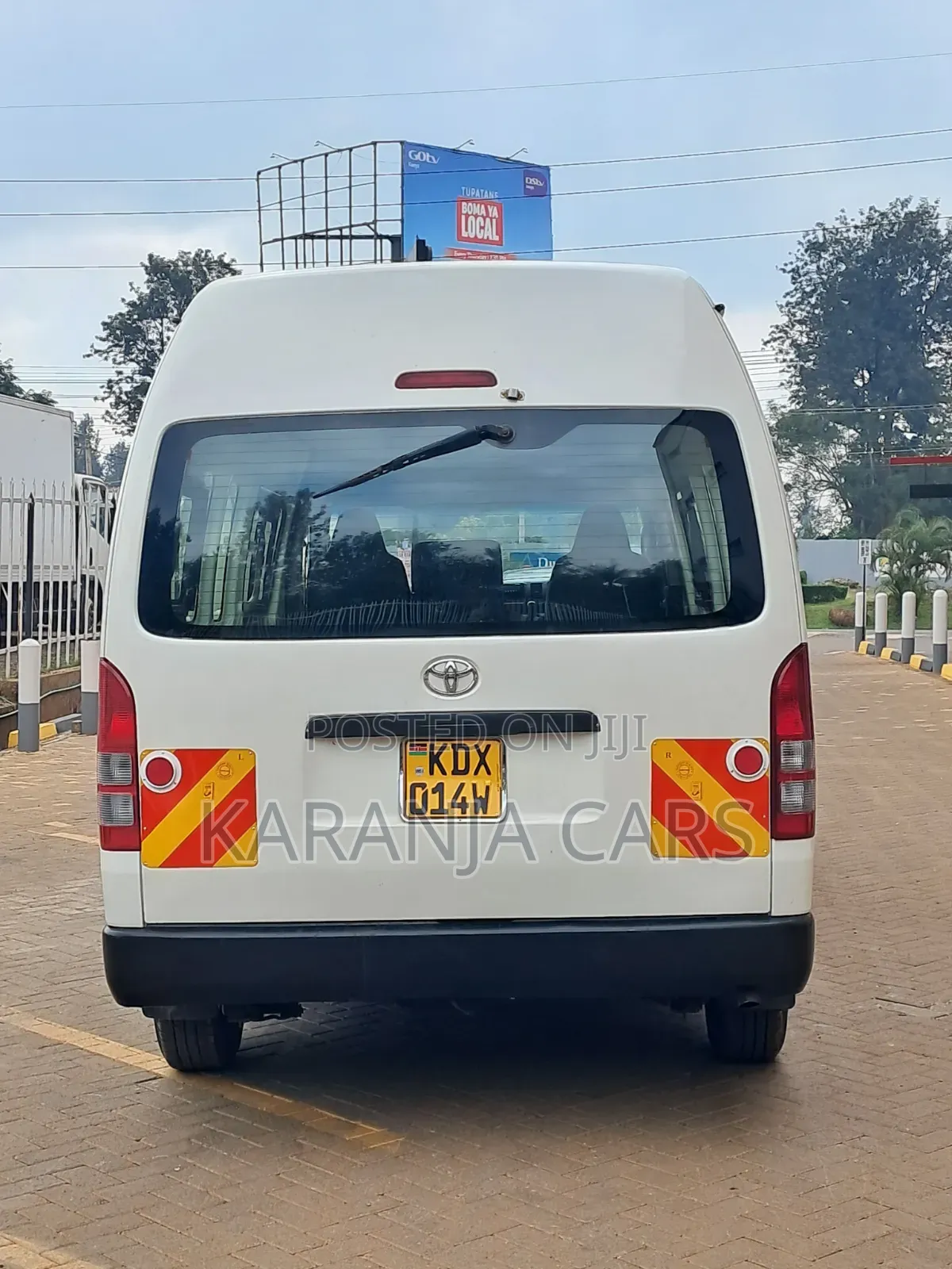 Toyota HiAce 2019 White
