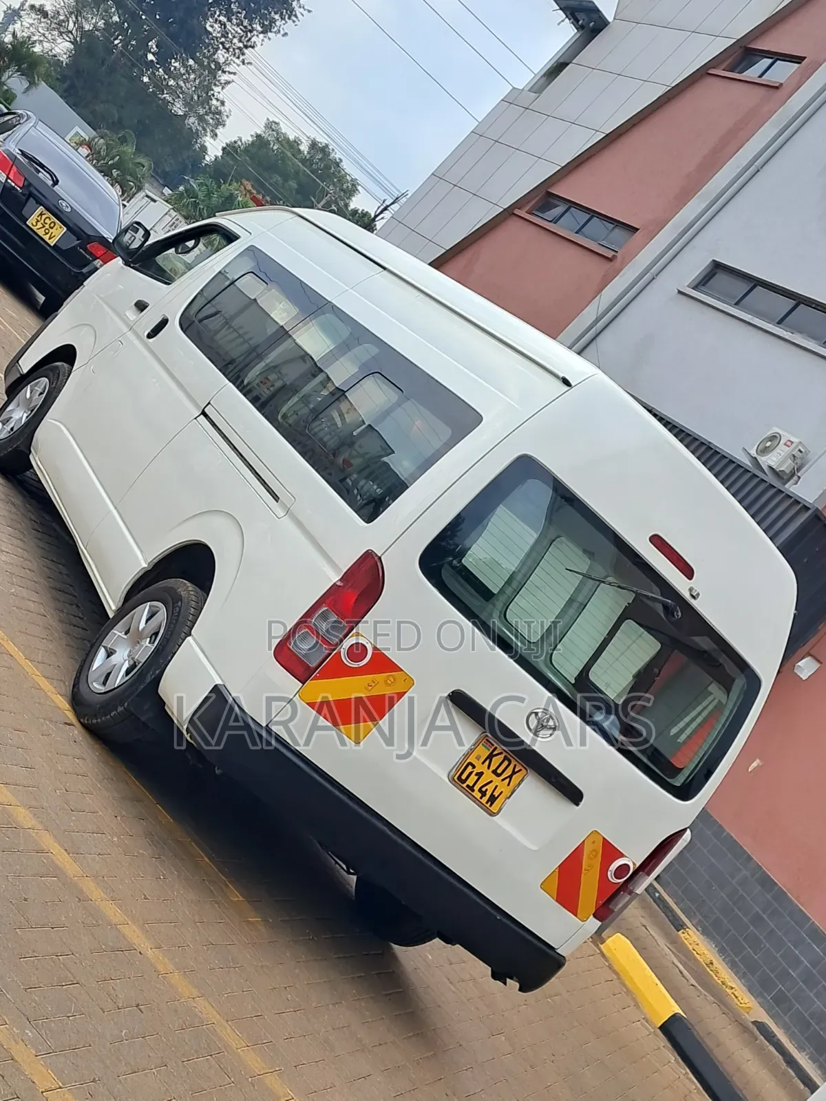 Toyota HiAce 2019 White
