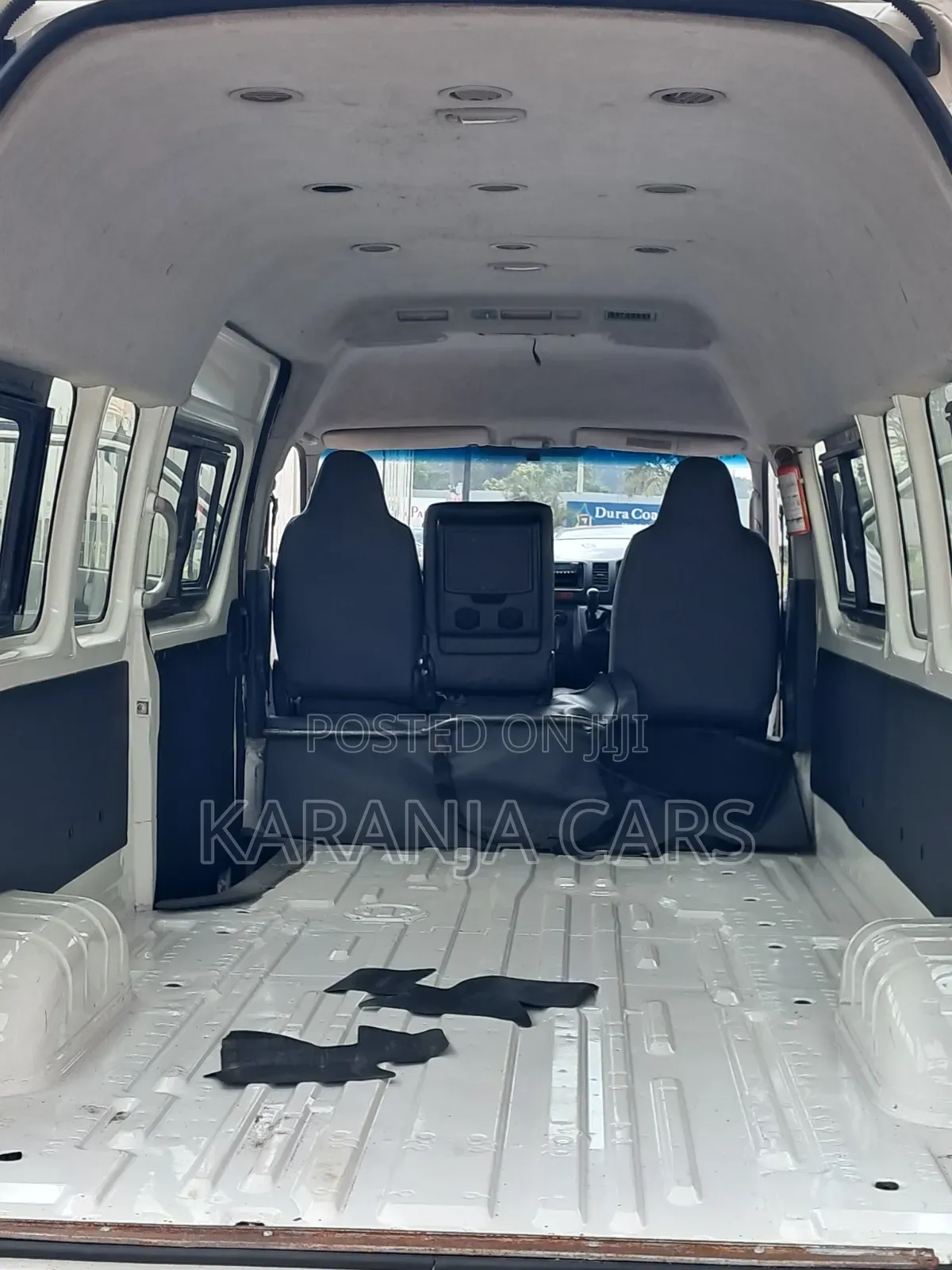 Toyota HiAce 2019 White