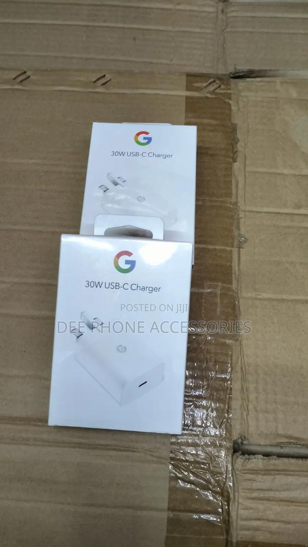 Google Pixel 30w Super Fast Charging Adapter - thumbnail 3