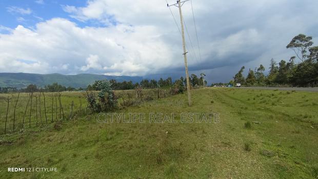 Kipipiri/Jilet,9 and 6 Acres Land Fronting Tarmac and River Malewa .