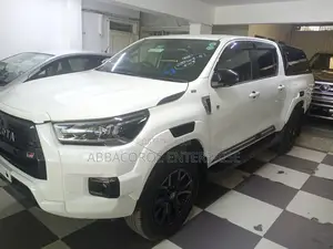 Toyota Hilux 2021 White