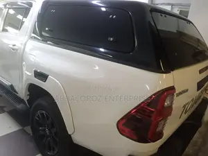 Toyota Hilux 2021 White