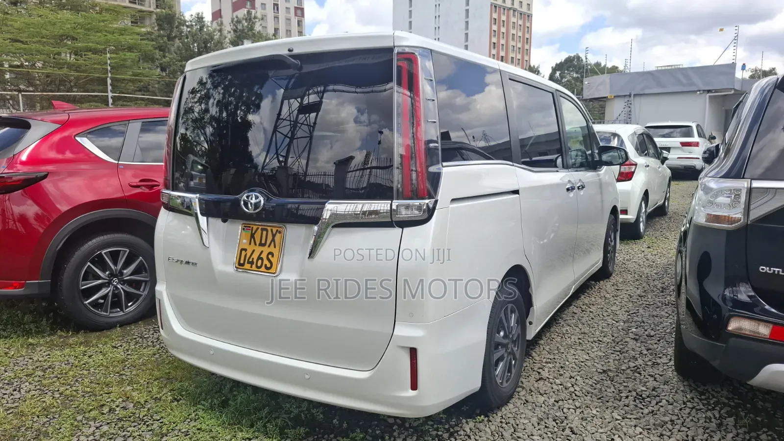 Toyota Noah 2.0 FWD (8 Seater) 2018 White