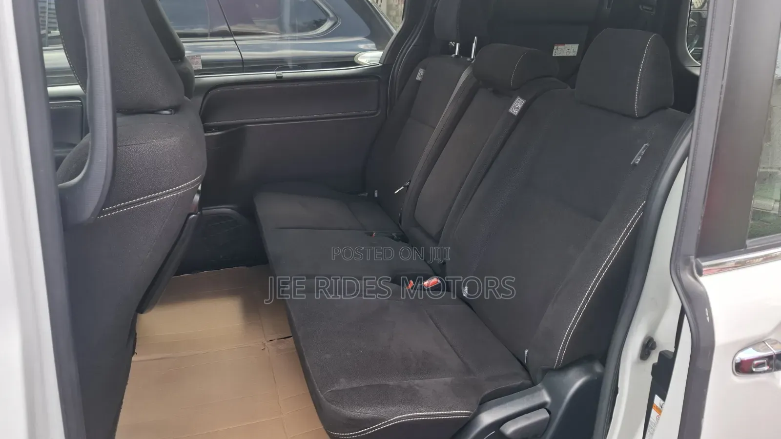 Toyota Noah 2.0 FWD (8 Seater) 2018 White