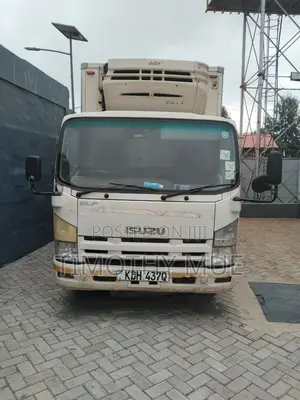 Isuzu Refrigerated Truck 2014 White