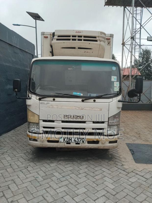 Isuzu Refrigerated Truck 2014 White