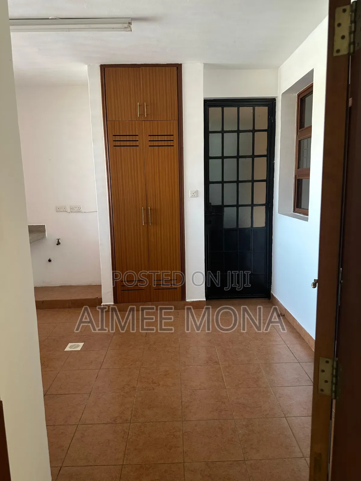 3bdrm Apartment in Sandalwood, Riverside Drive for rent