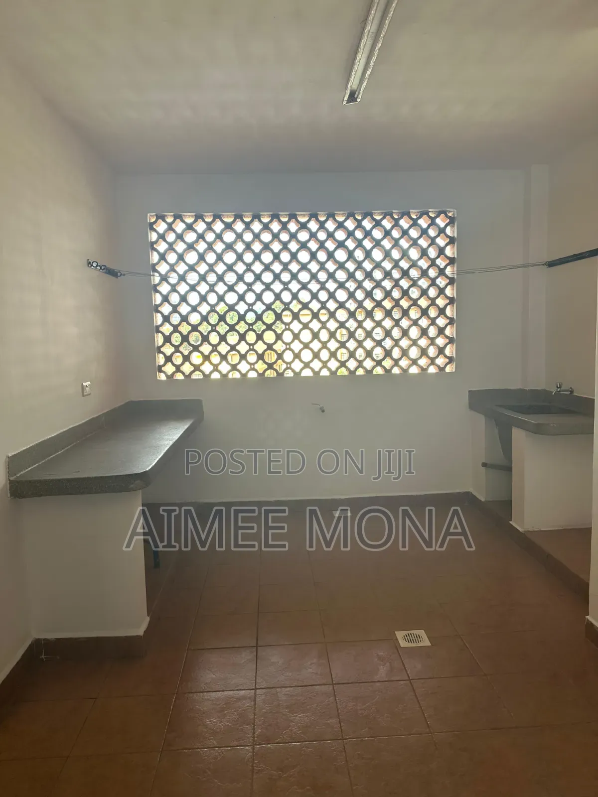 3bdrm Apartment in Sandalwood, Riverside Drive for rent