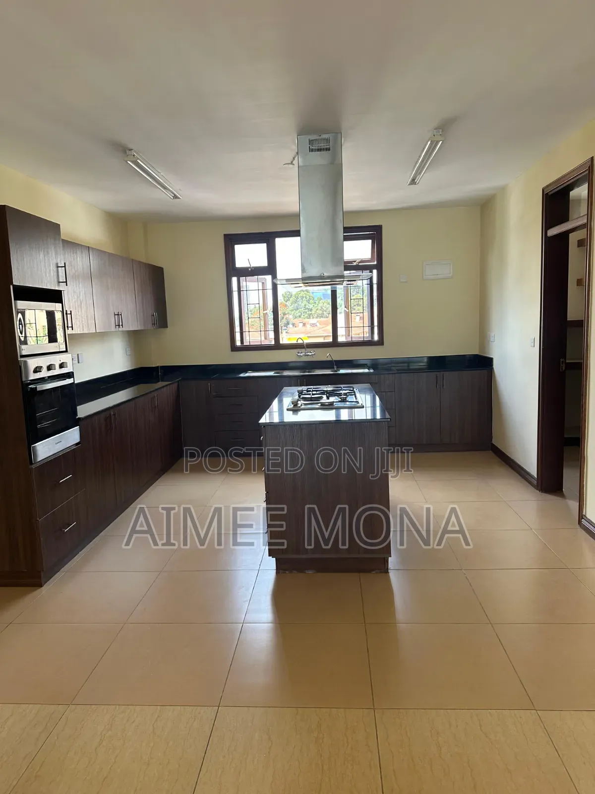 3bdrm Apartment in Sandalwood, Riverside Drive for rent
